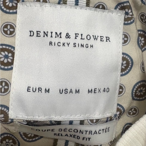 NWT Cream Crewneck Sweatshirt with Teddy Bear Graphic by Denim & Flower - Picture 5 of 7